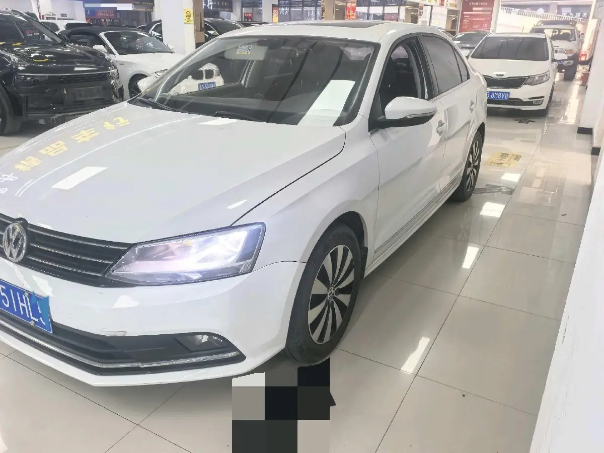 2018 Volkswagen Sagitar 1.2T 110HP L4 7DCT