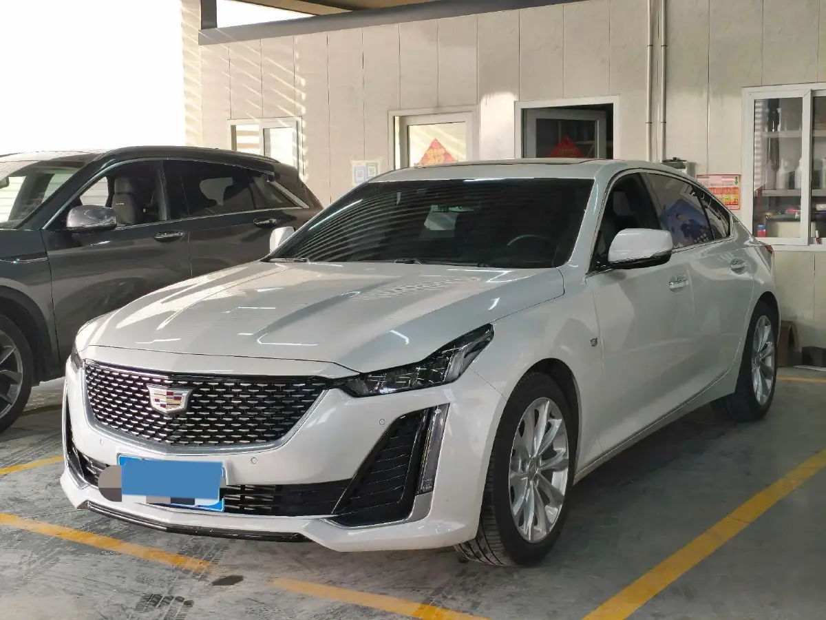 2023 Cadillac CT5 2.0T 237HP L4 10AT