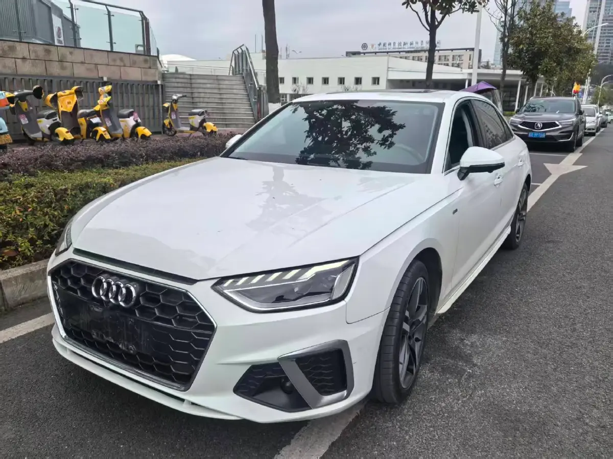 2020 Audi A4L 2.0T 190HP L4 7DCT