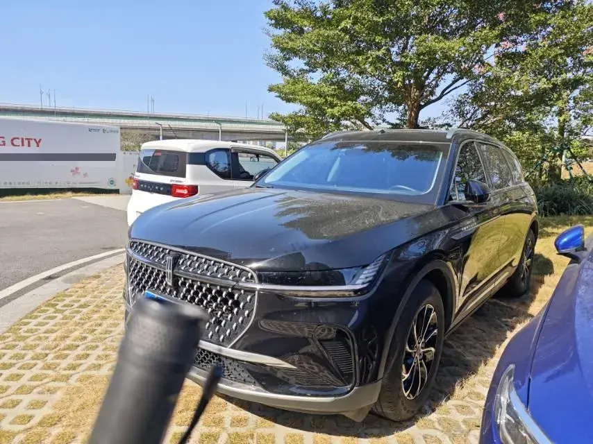 2023 Lincoln Nautilus 2.0T 261HP L4 8AT