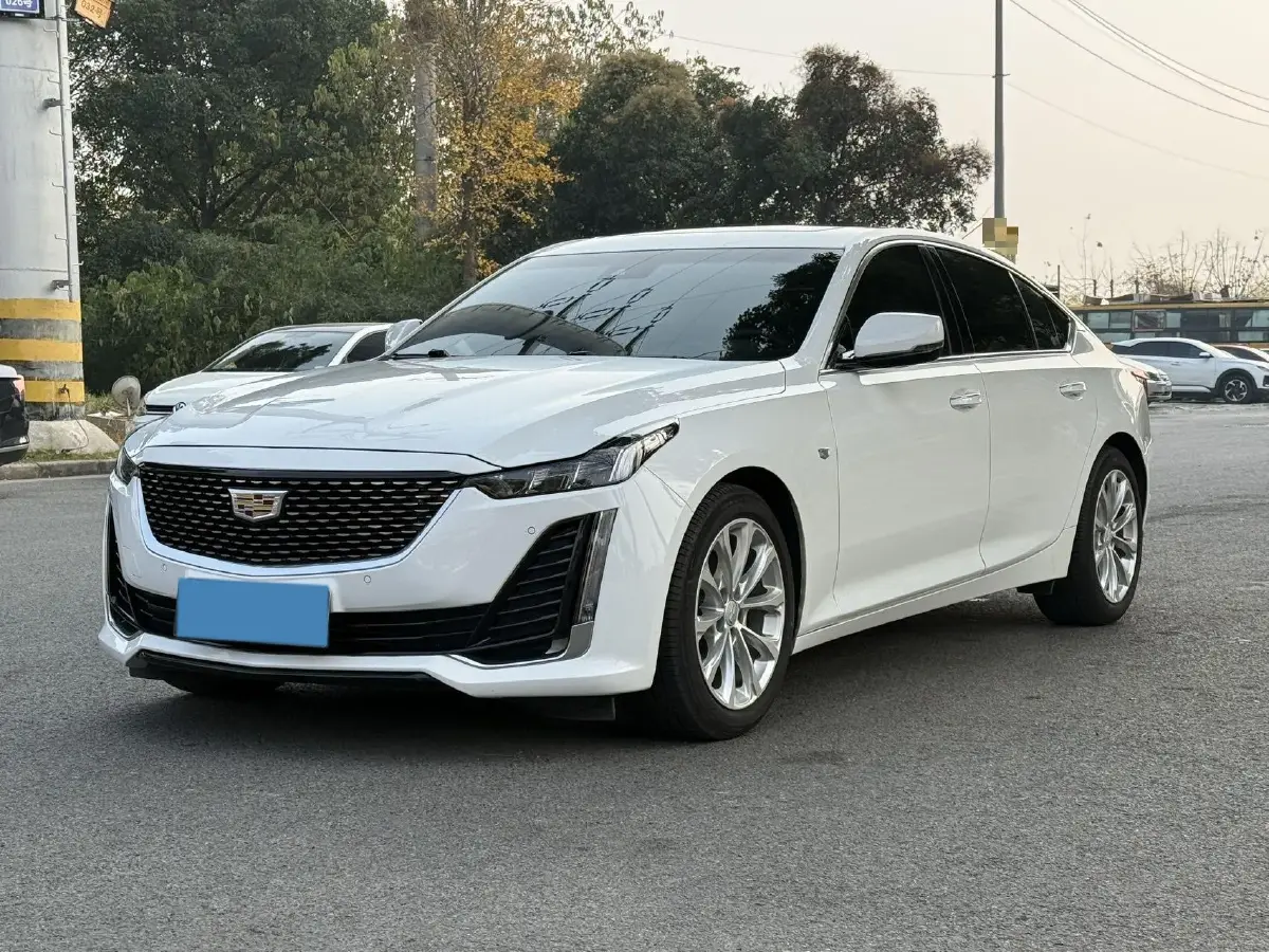 2022 Cadillac CT5 2.0T 237HP L4 10AT