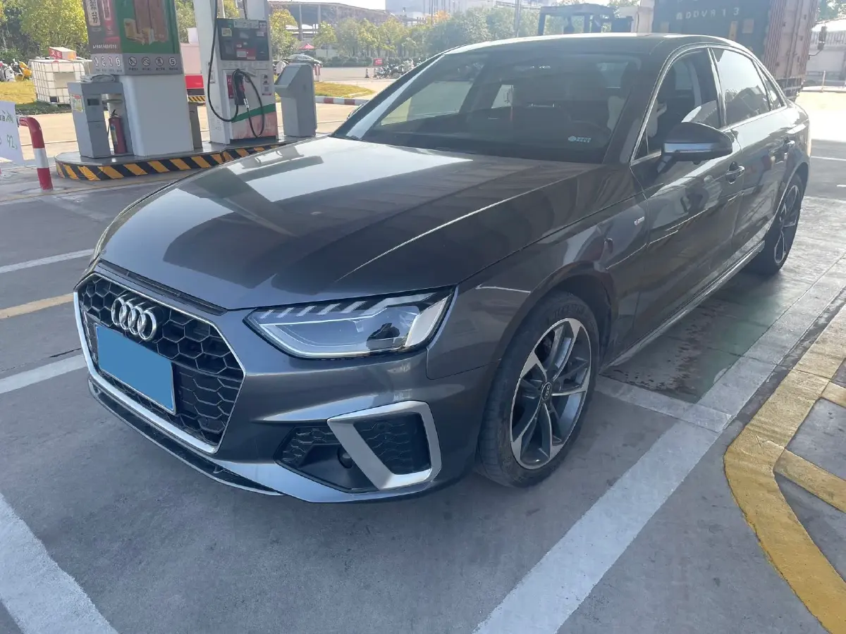 2023 Audi A4L 2.0T 190HP L4 7DCT