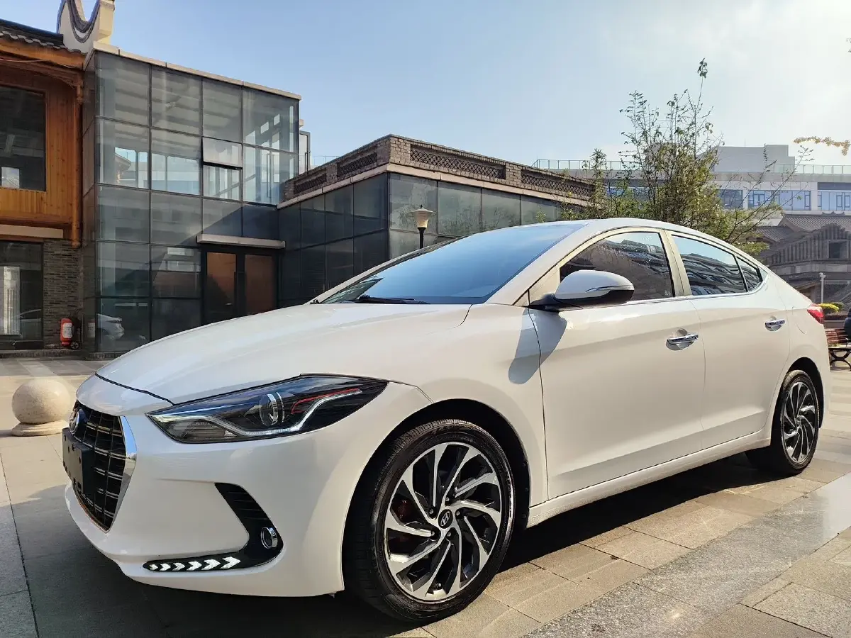 2019 Hyundai Elantra 1.4T 130HP L4 7DCT