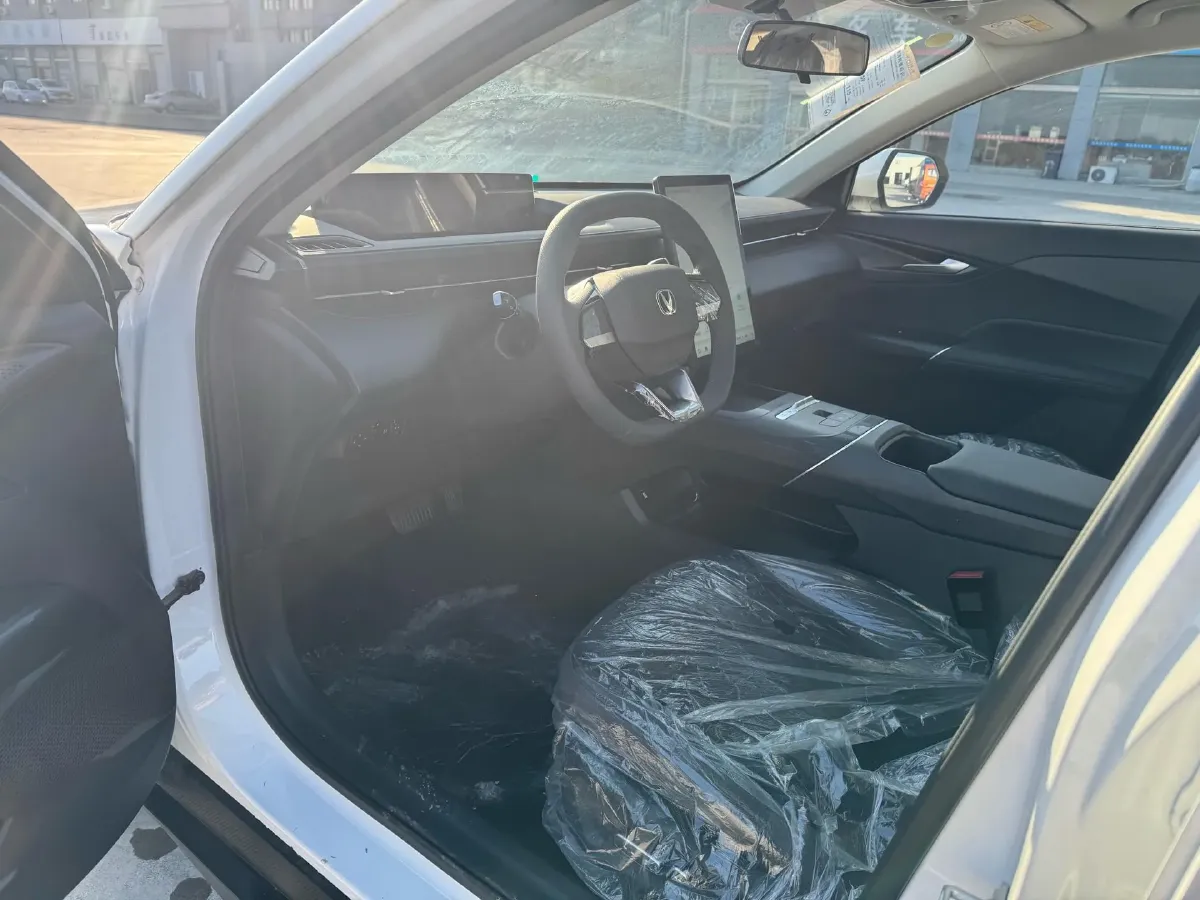 2025 ChangAn EadoPHEV 1.5L 98HP L4 E-CVT PHEV,autocango,china used car exporter,china ev exporter,chinese used car exporter,chinese used ev exporter