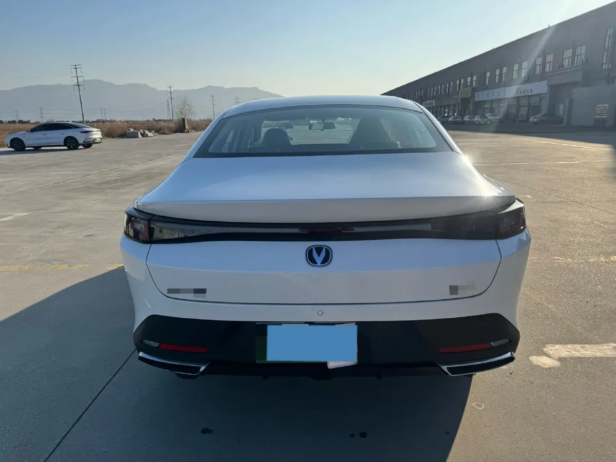 2025 ChangAn EadoPHEV 1.5L 98HP L4 E-CVT PHEV,autocango,china used car exporter,china ev exporter,chinese used car exporter,chinese used ev exporter