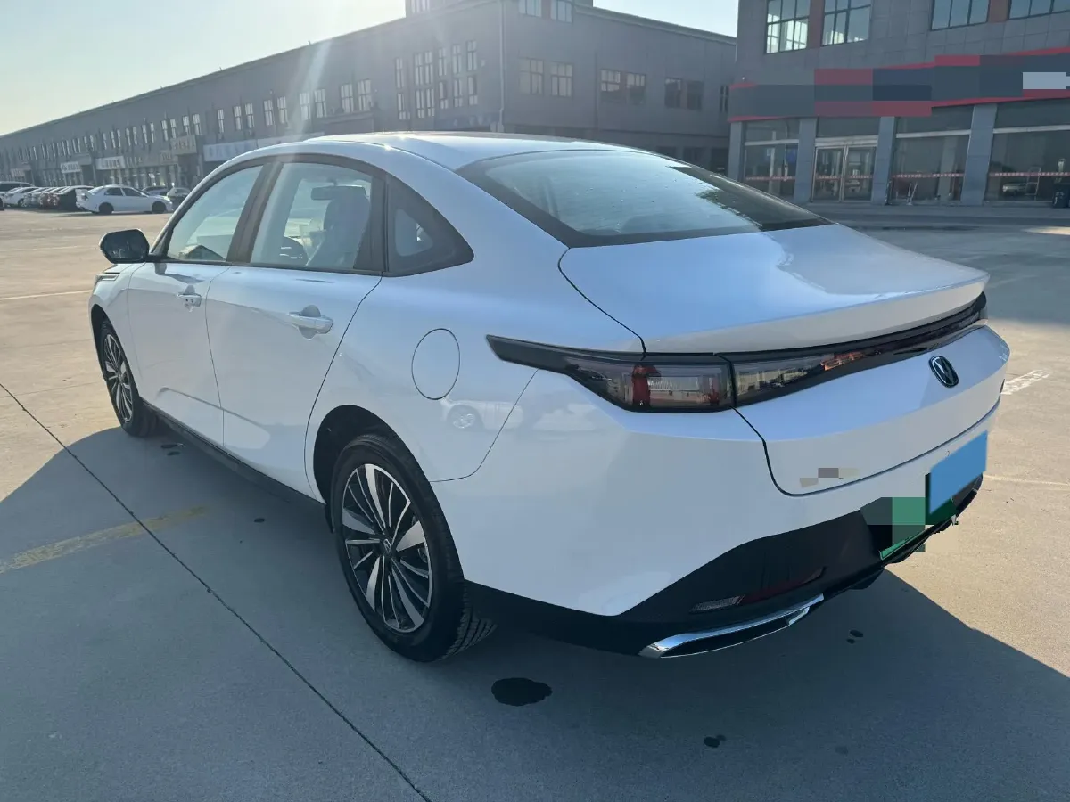 2025 ChangAn EadoPHEV 1.5L 98HP L4 E-CVT PHEV,autocango,china used car exporter,china ev exporter,chinese used car exporter,chinese used ev exporter