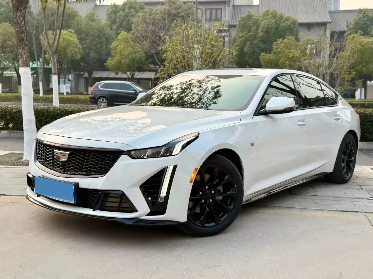 2023 Cadillac CT5 2.0T 237HP L4 10AT