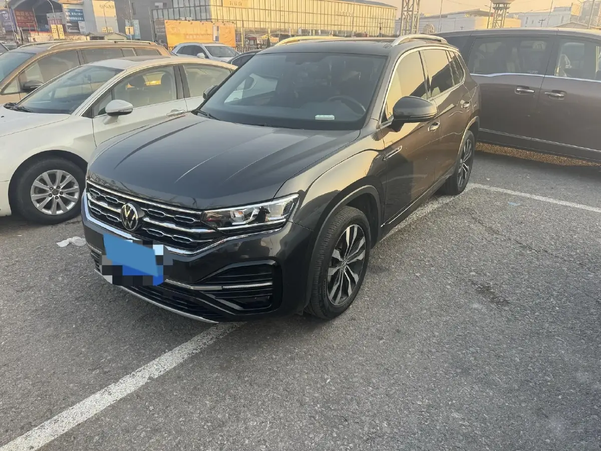 2022 Volkswagen Tayron 2.0T 220HP L4 7DCT