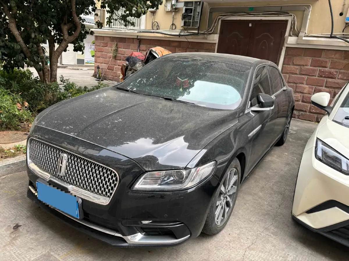 2017 Lincoln Continental 2.0T 261HP L4 6AT