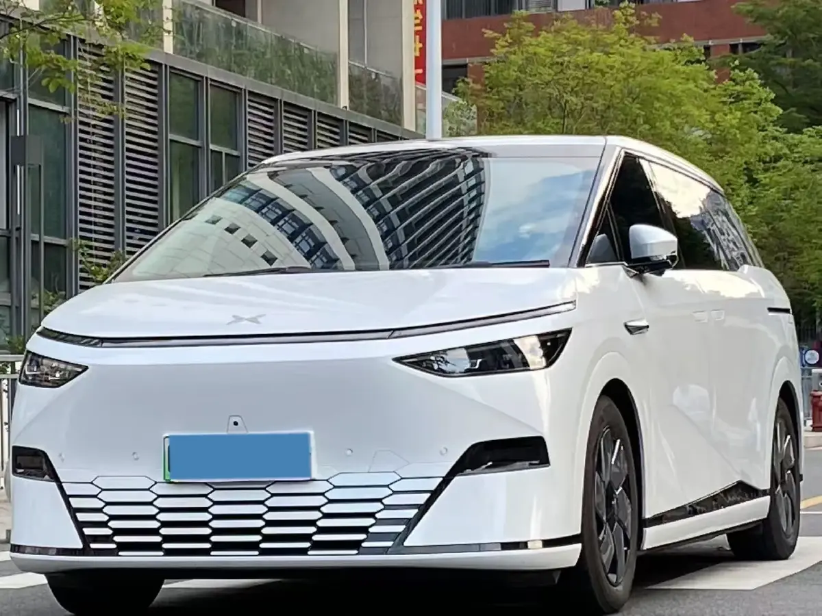 2024 Xpeng X9 BEV 84.5KWH