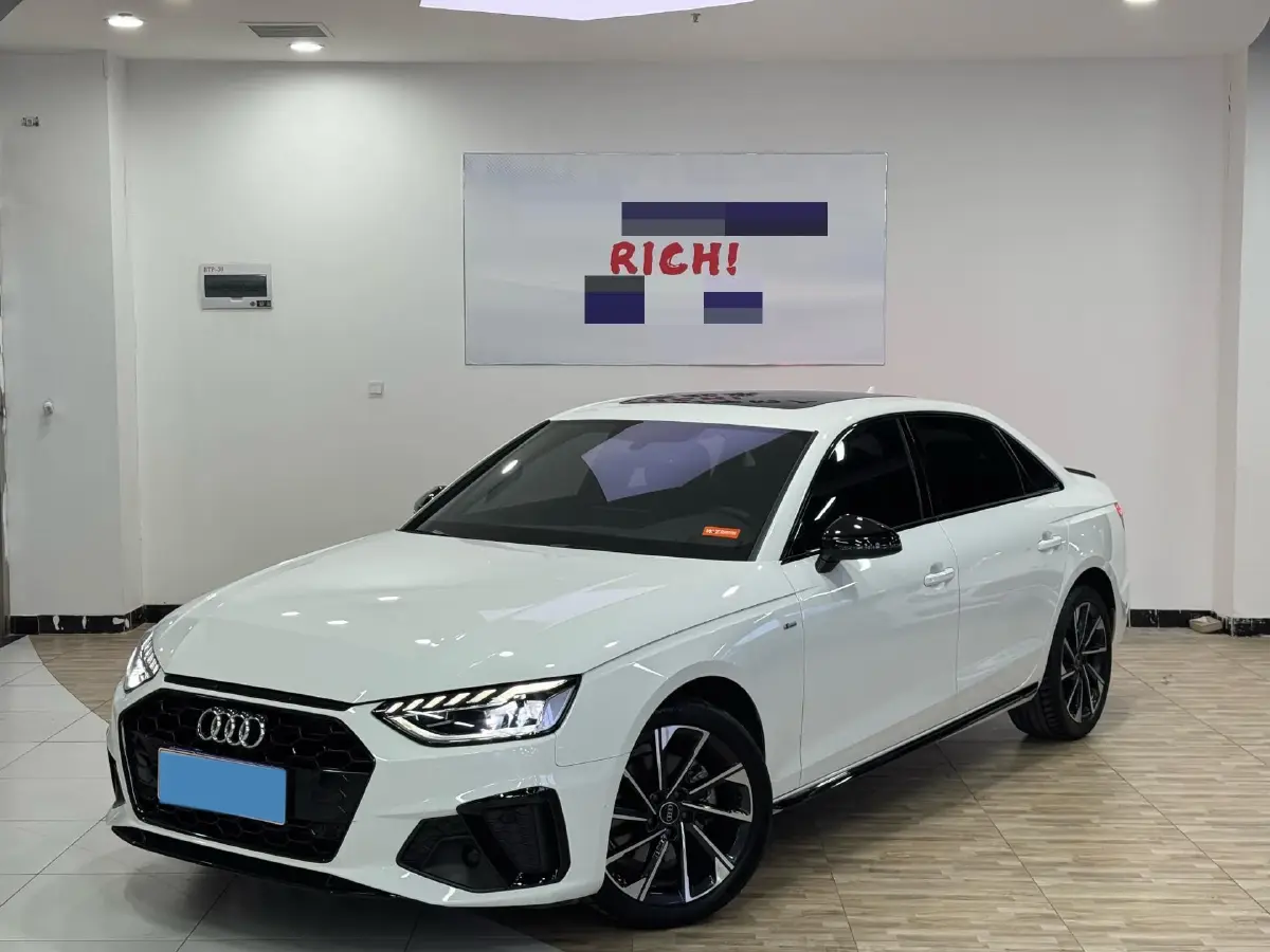 2023 Audi A4L 2.0T 190HP L4 7DCT