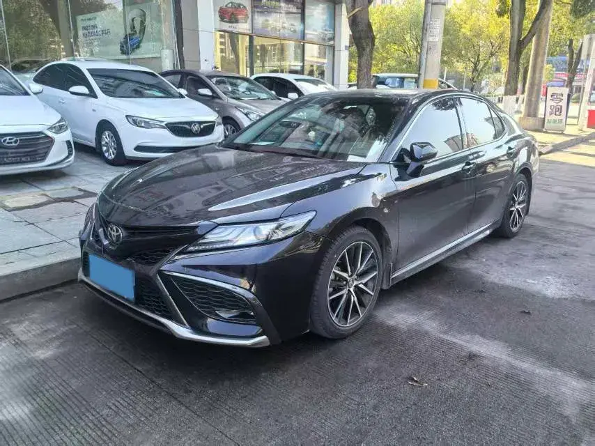 2021 Toyota Camry 2.5L 209HP L4 8AT