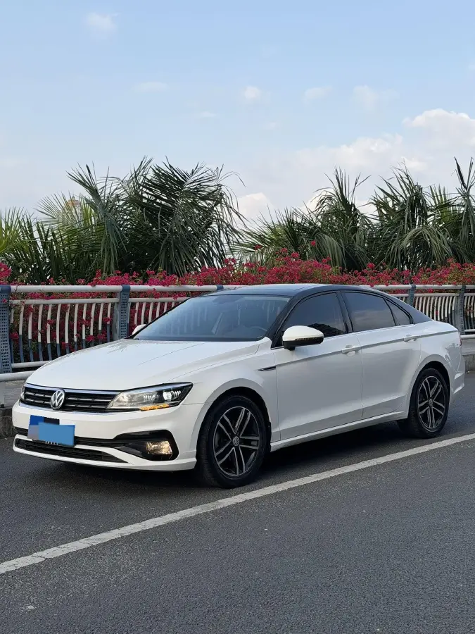 2019 Volkswagen Passat 1.4T 150HP L4 7DCT