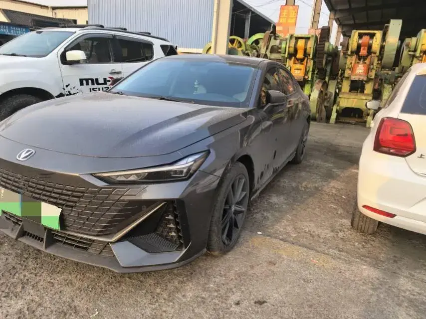 2023 ChangAn UNI-V iDD 1.5T 170HP L4 6TCT PHEV 18.4KWH