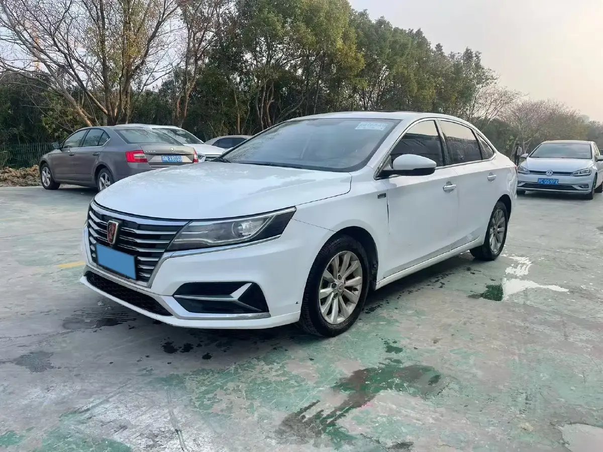 2017 Roewe i6 1.0T 125HP L3 2AT PHEV