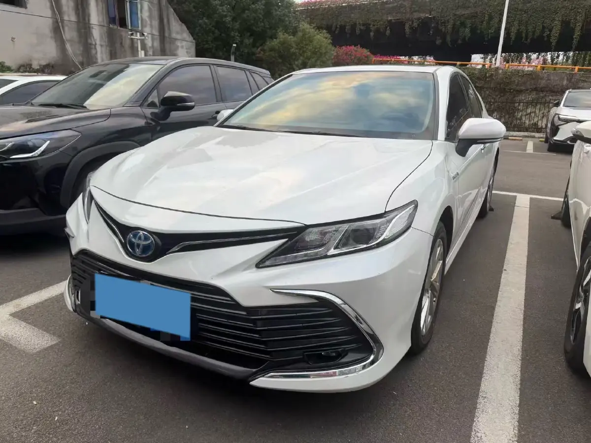 2023 Toyota Camry 2.5L 178HP L4 E-CVT Hybrid