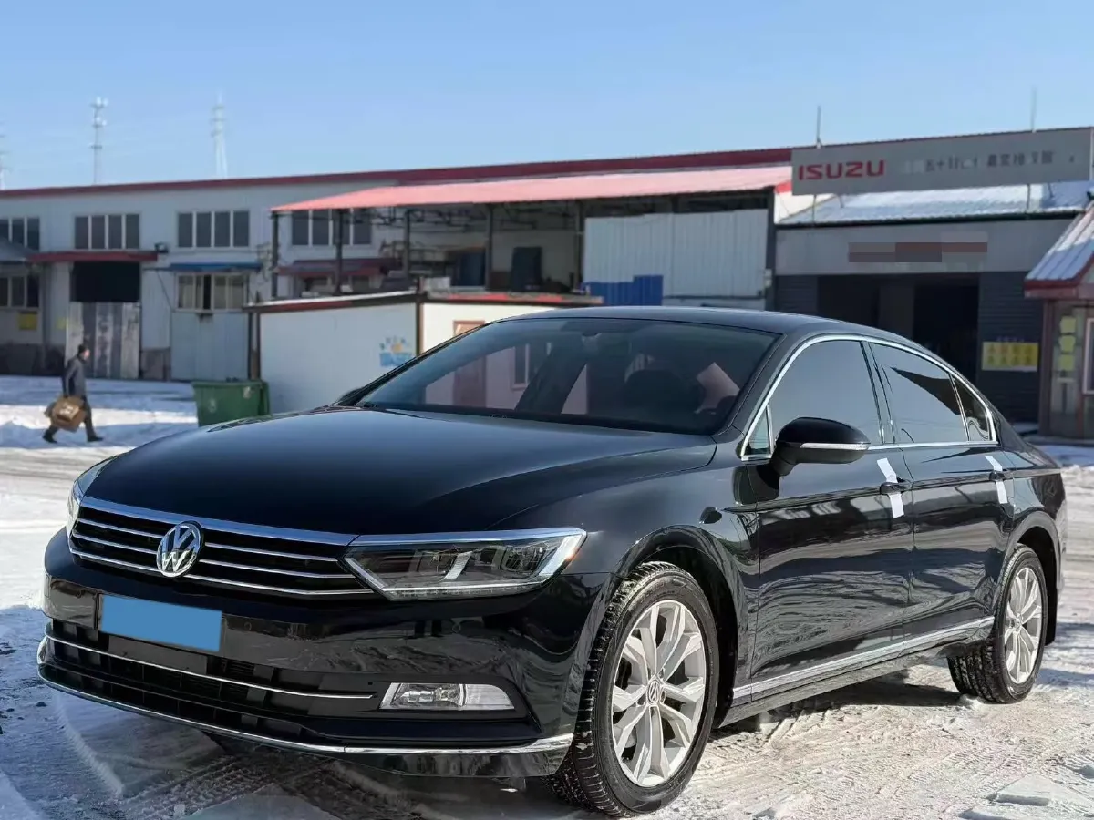 2018 Volkswagen Magotan 1.8T 180HP L4 7DCT,autocango,china used car exporter,china ev exporter,chinese used car exporter,chinese used ev exporter