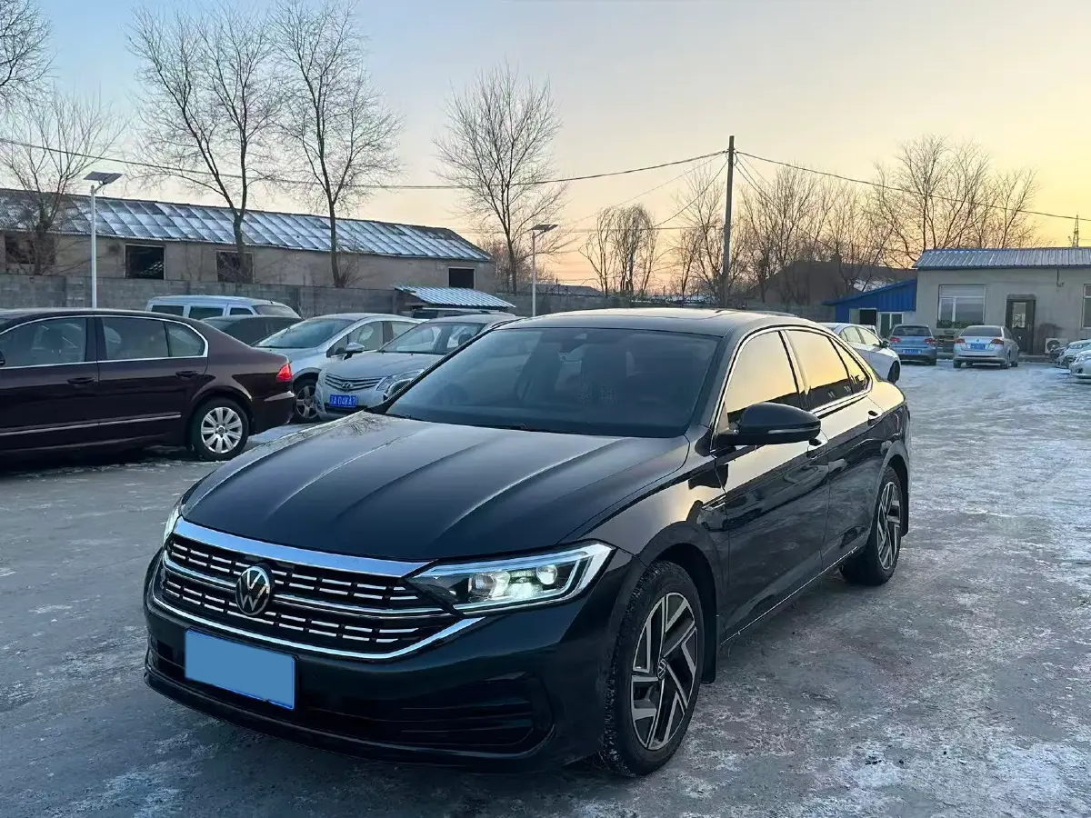 2023 Volkswagen Sagitar 1.2T 116HP L4 7DCT