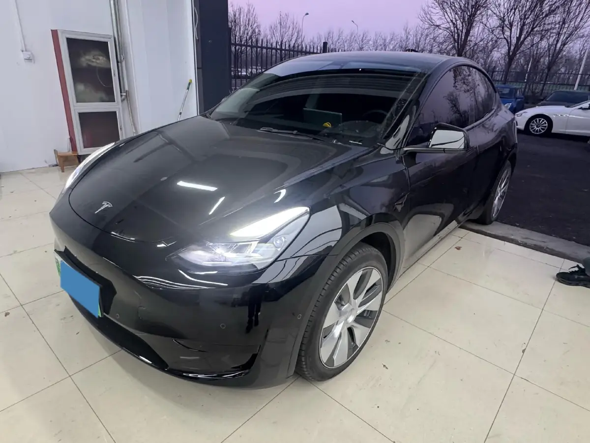 2022 Tesla Model Y BEV 60KWH