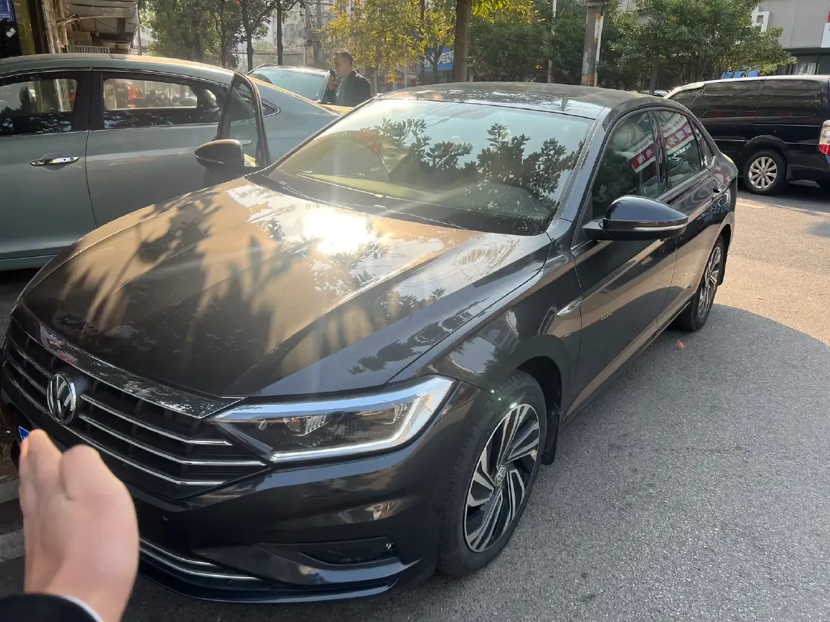 2021 Volkswagen Sagitar 1.2T 116HP L4 7DCT