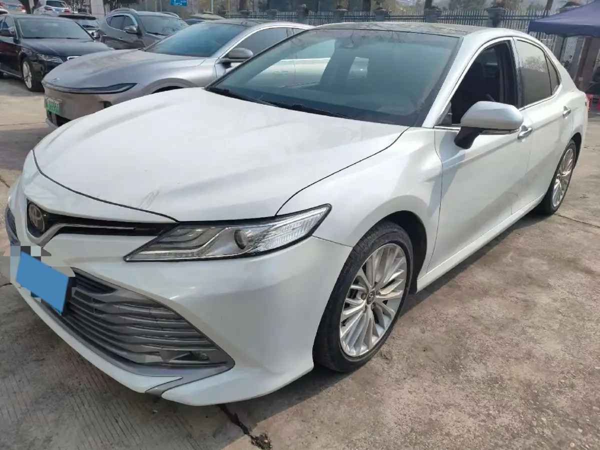 2019 Toyota Camry 2.5L 209HP L4 8AT