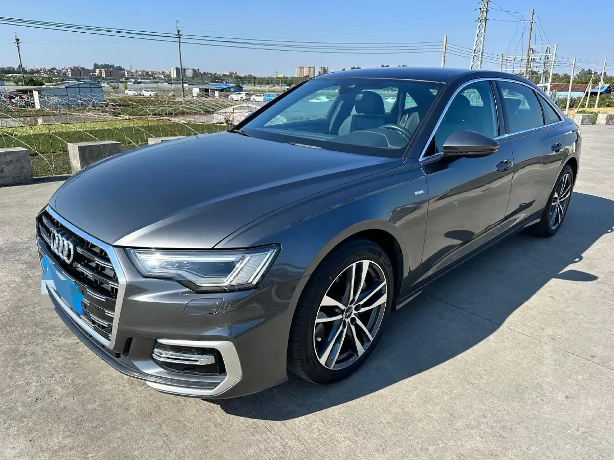 2023 Audi A6L 2.0T 190HP L4 7DCT