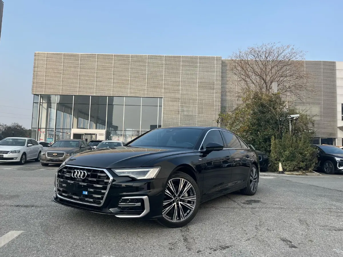 2024 Audi A6L 2.0T 245HP L4 7DCT