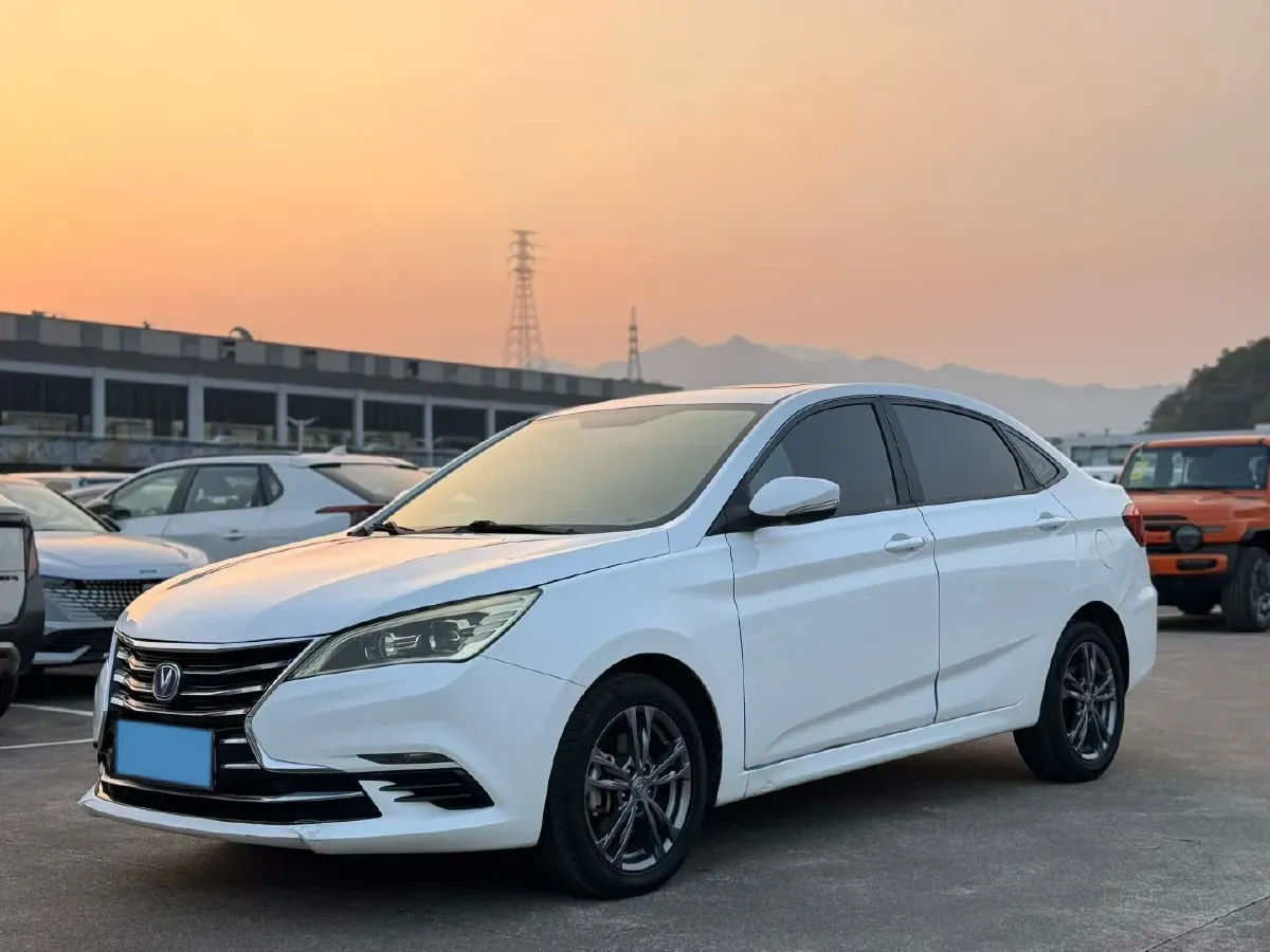 2019 ChangAn Eado DT 1.6L 125HP L4 5MT,autocango,china used car exporter,china ev exporter,chinese used car exporter,chinese used ev exporter