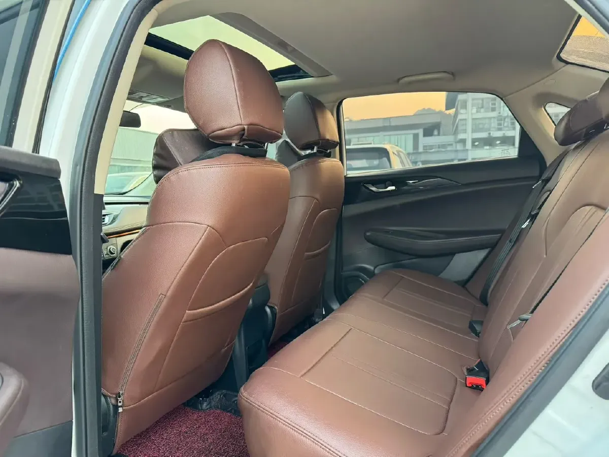 2019 ChangAn Eado DT 1.6L 125HP L4 5MT,autocango,china used car exporter,china ev exporter,chinese used car exporter,chinese used ev exporter