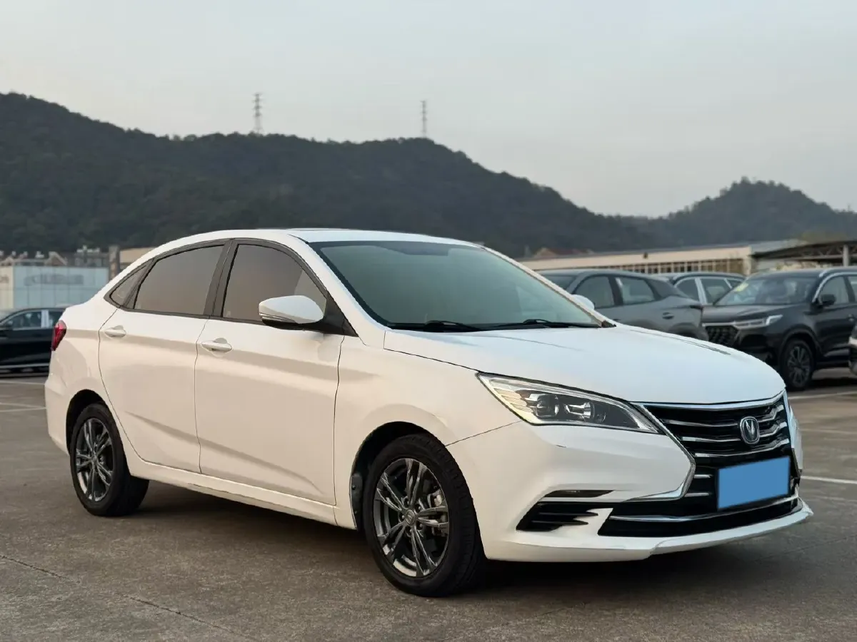 2019 ChangAn Eado DT 1.6L 125HP L4 5MT,autocango,china used car exporter,china ev exporter,chinese used car exporter,chinese used ev exporter