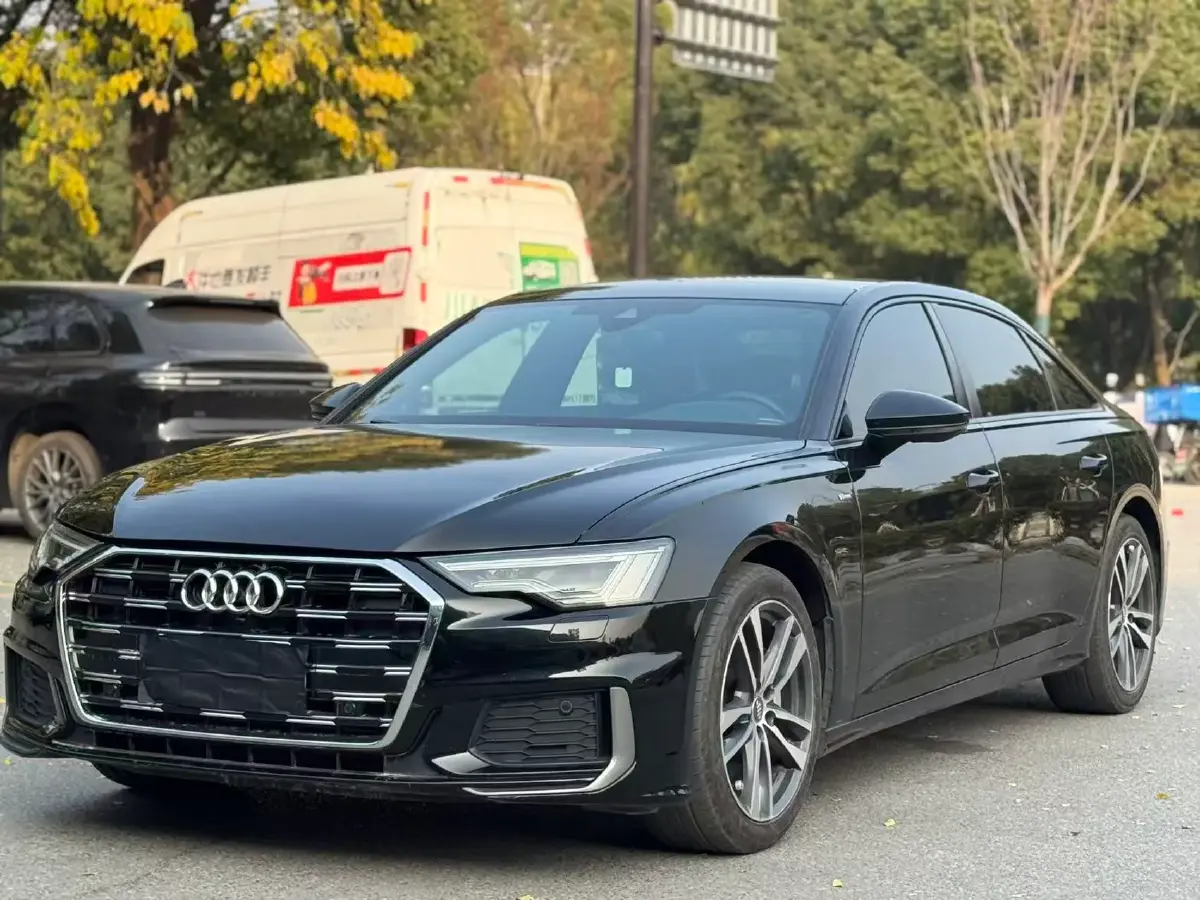 2022 Audi A6L 2.0T 190HP L4 7DCT