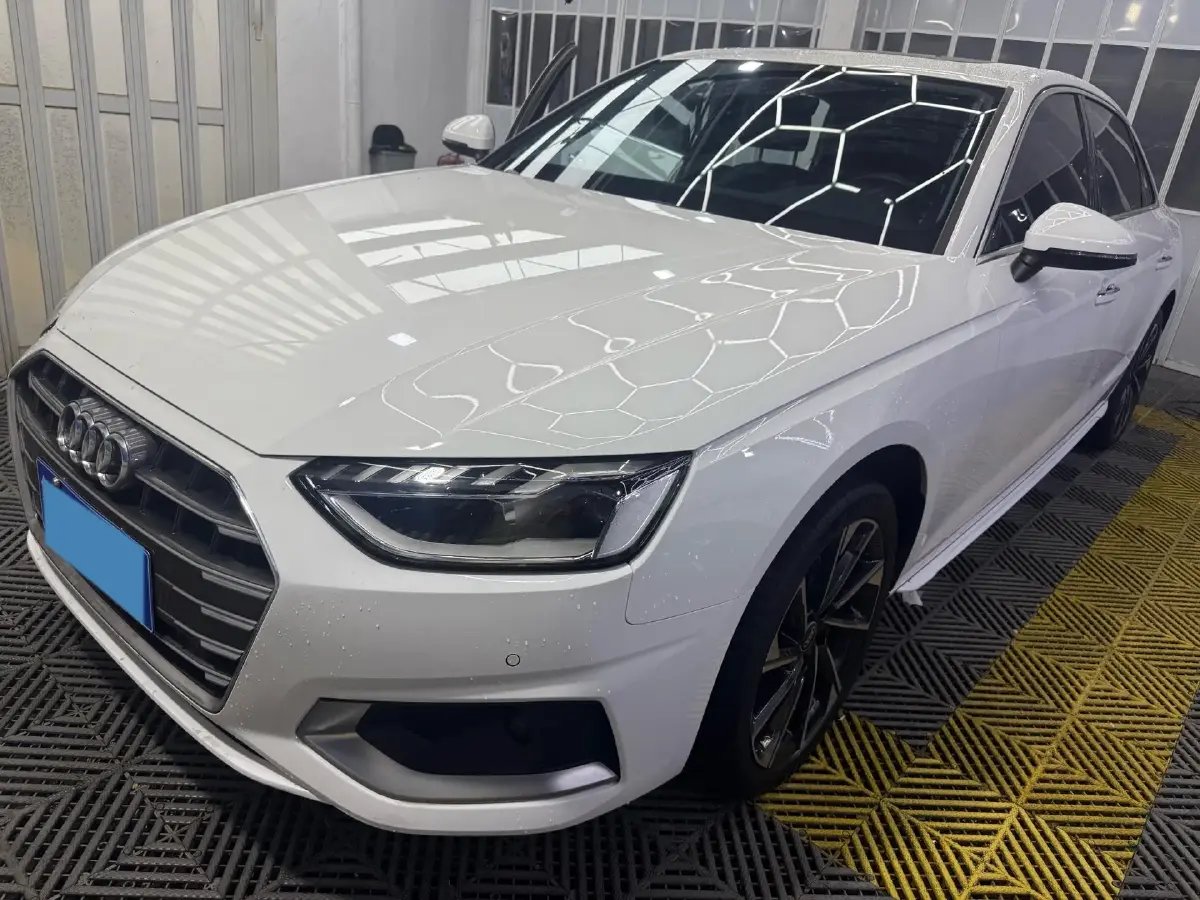 2020 Audi A4L 2.0T 190HP L4 7DCT