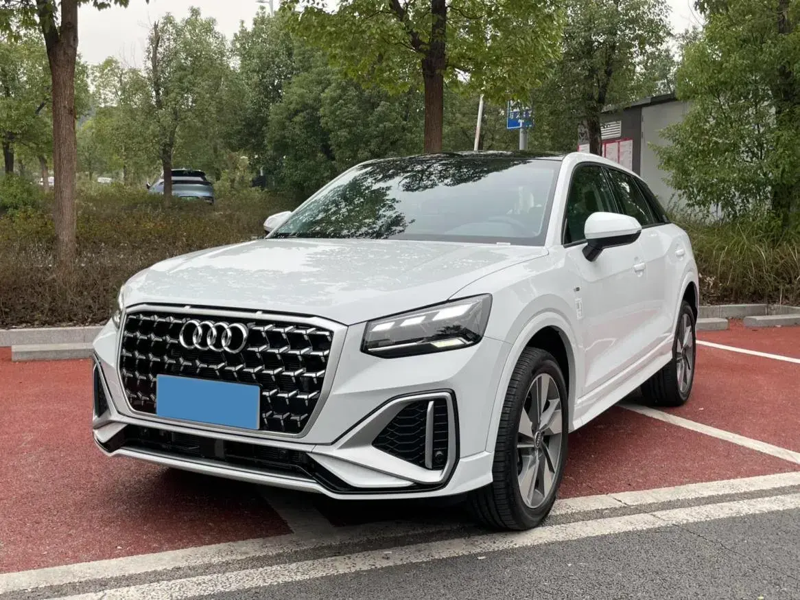 2025 Audi Q2L 1.5T 160HP L4 7DCT