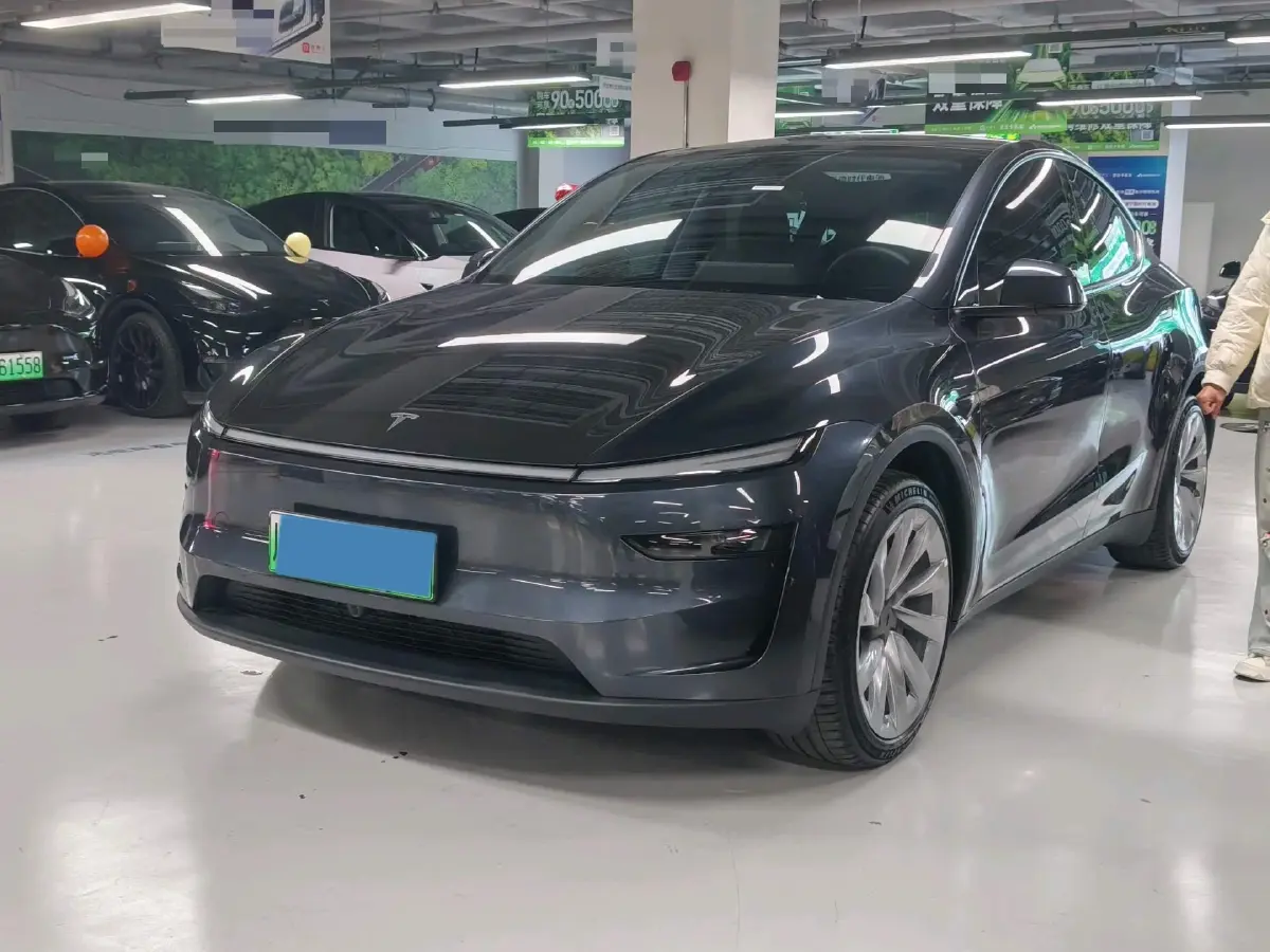 2025 Tesla Model Y BEV 78.4KWH