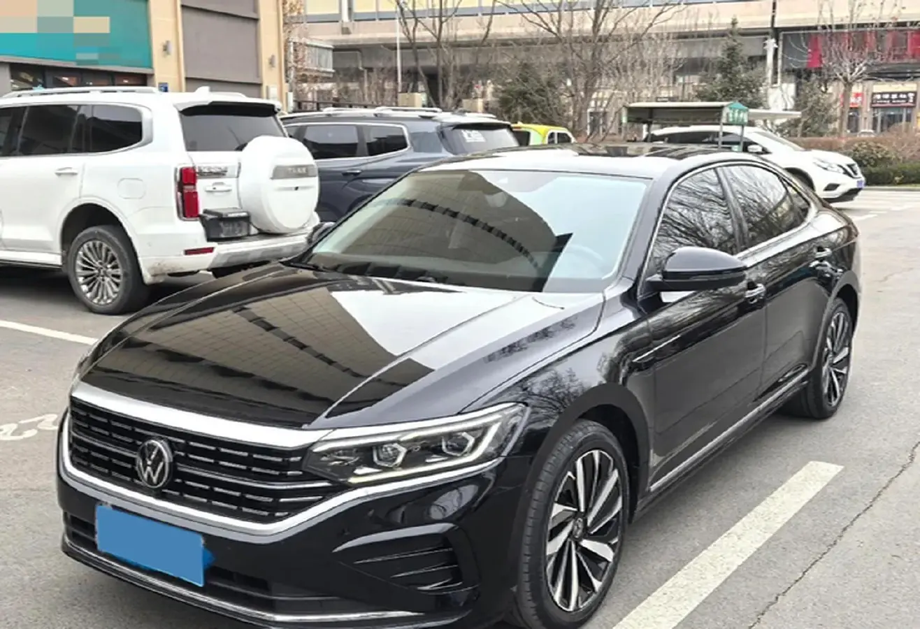 2023 Volkswagen Passat 2.0T 186HP L4 7DCT