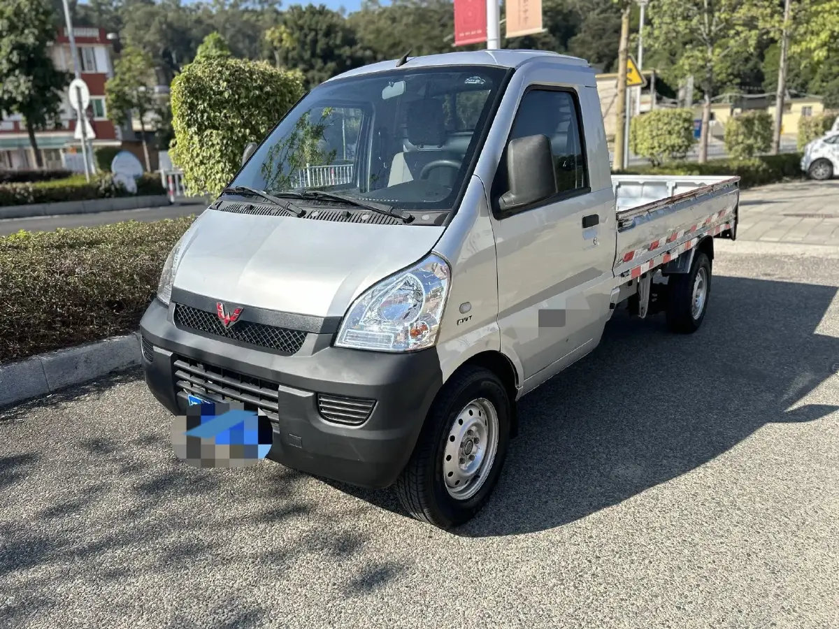 2020 WuLing RongGuang Mini Truck 1.5L 99HP L4 5MT