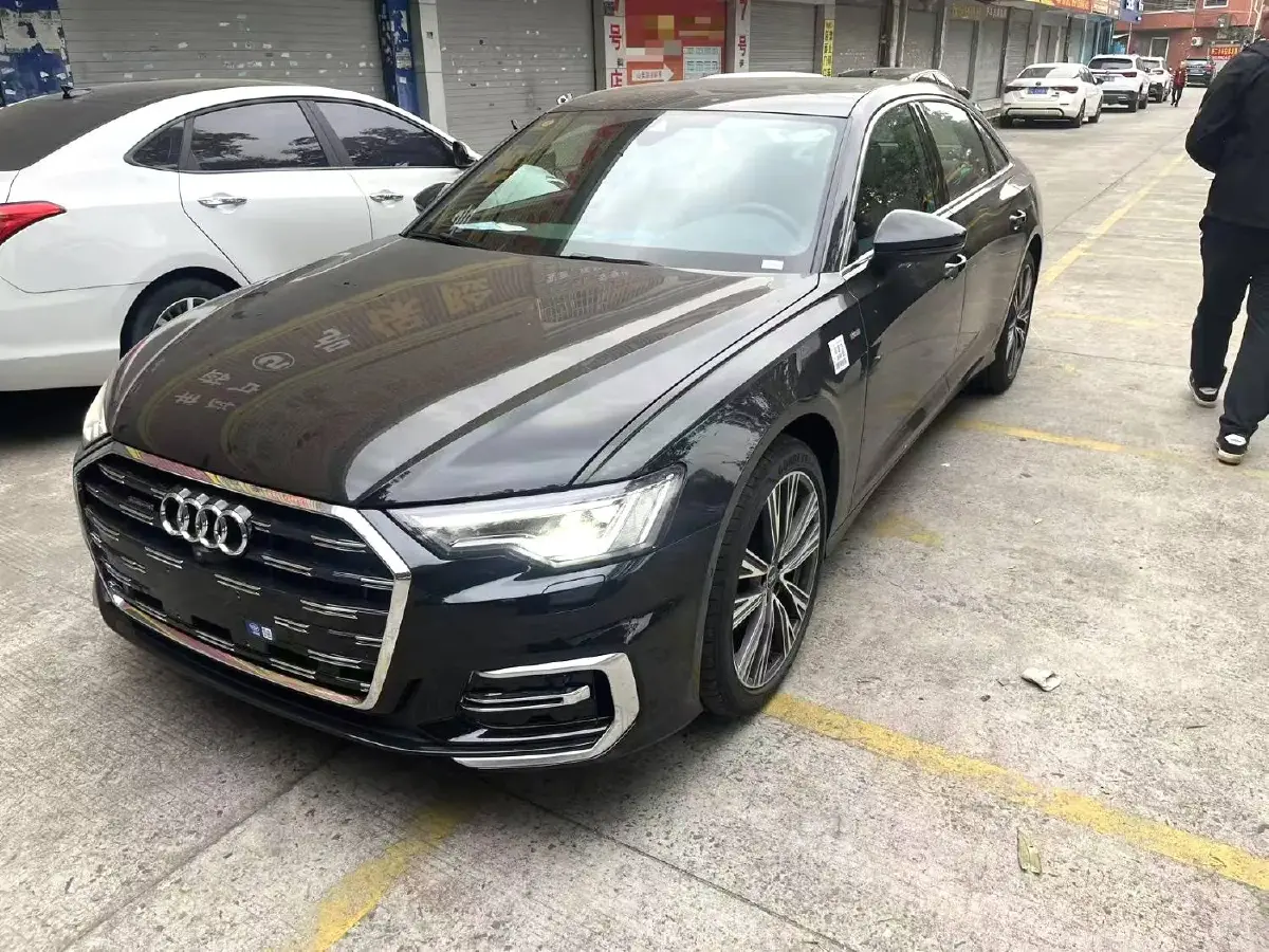 2025 Audi A6L 2.0T 245HP L4 7DCT