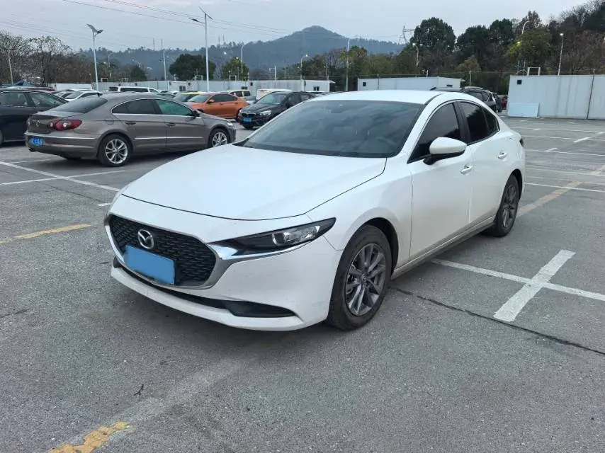 2021 Mazda 3 Axela 1.5L 117HP L4 6AT