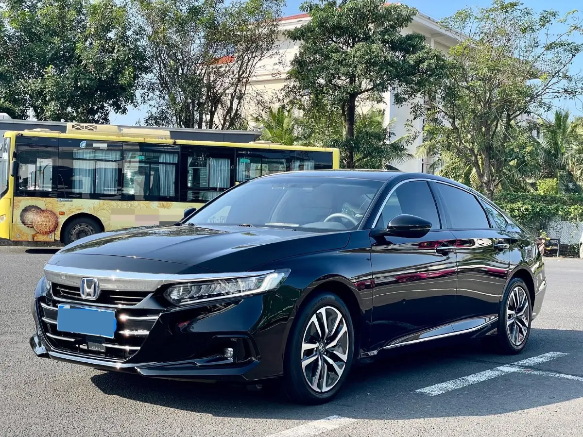 2022 Honda Accord 2.0L 146HP L4 E-CVT Hybrid