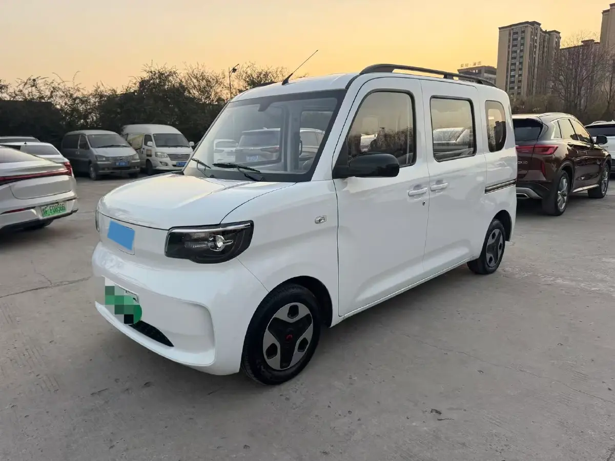 2025 WuLing ZhiGuang BEV 17.7KWH