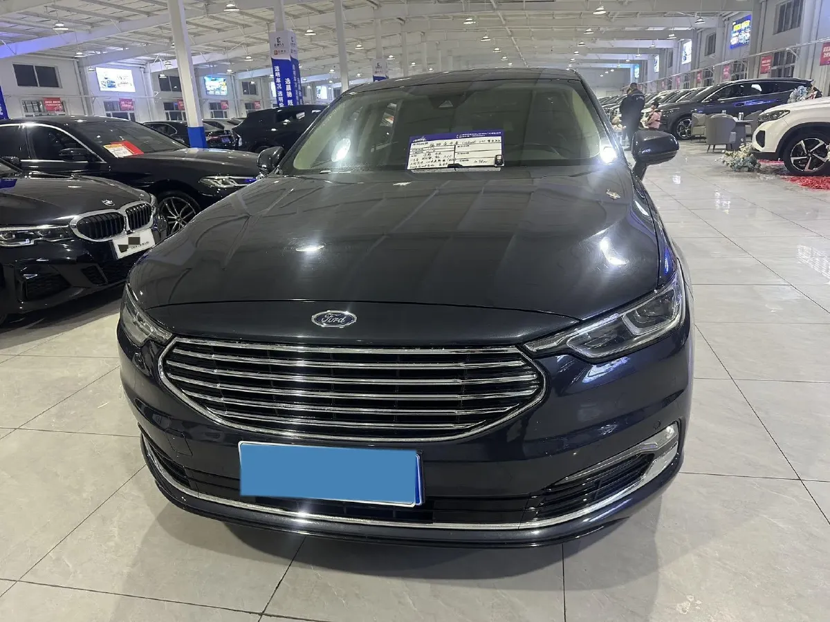 2019 Ford Taurus 2.0T 245HP L4 8AT,autocango,china used car exporter,china ev exporter,chinese used car exporter,chinese used ev exporter