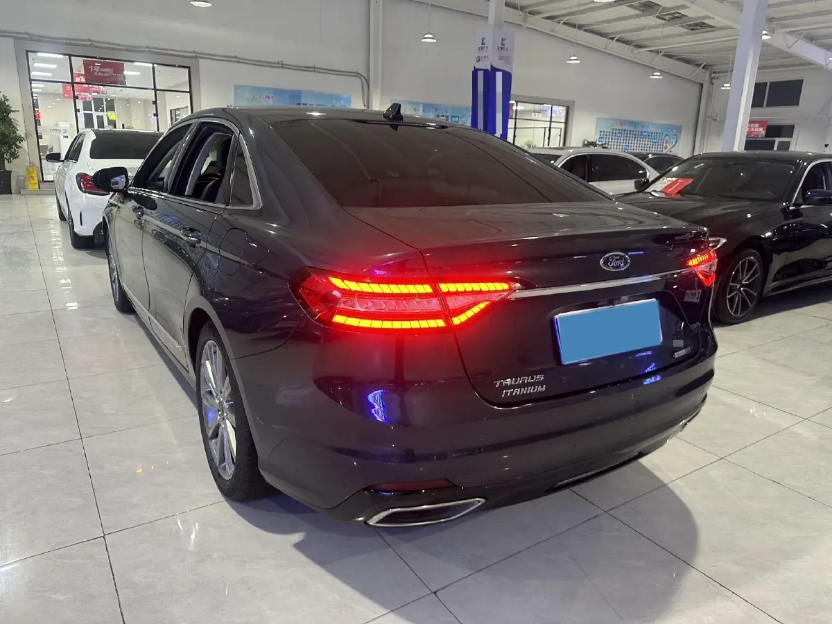 2019 Ford Taurus 2.0T 245HP L4 8AT,autocango,china used car exporter,china ev exporter,chinese used car exporter,chinese used ev exporter