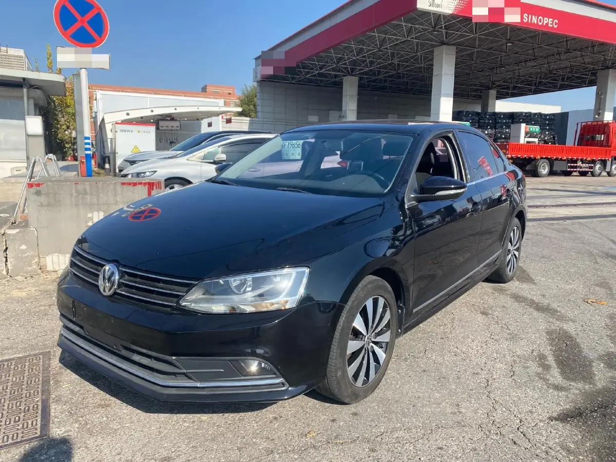 2017 Volkswagen Sagitar 1.4T 150HP L4 7DCT
