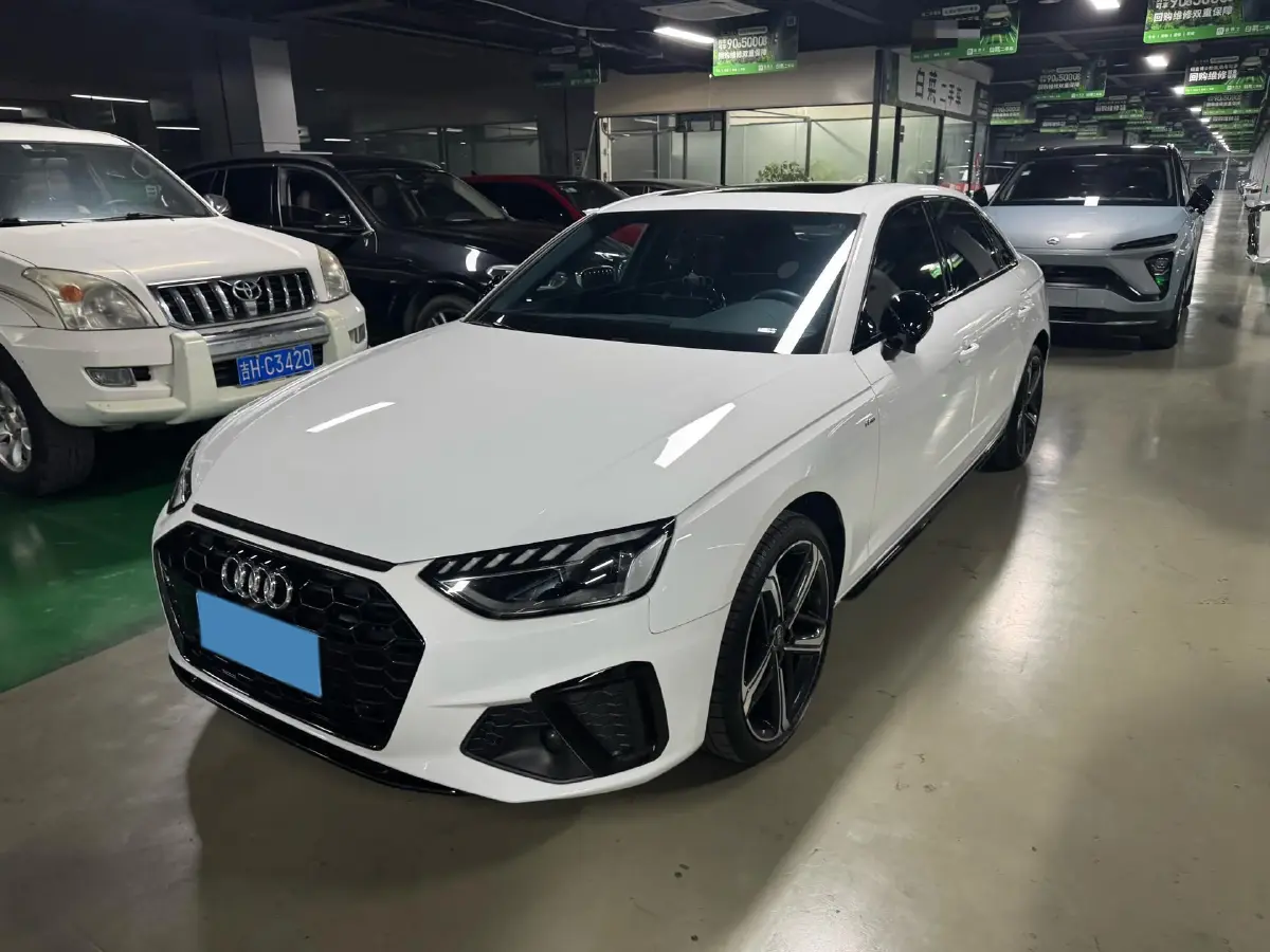 2024 Audi A4L 2.0T 190HP L4 7DCT