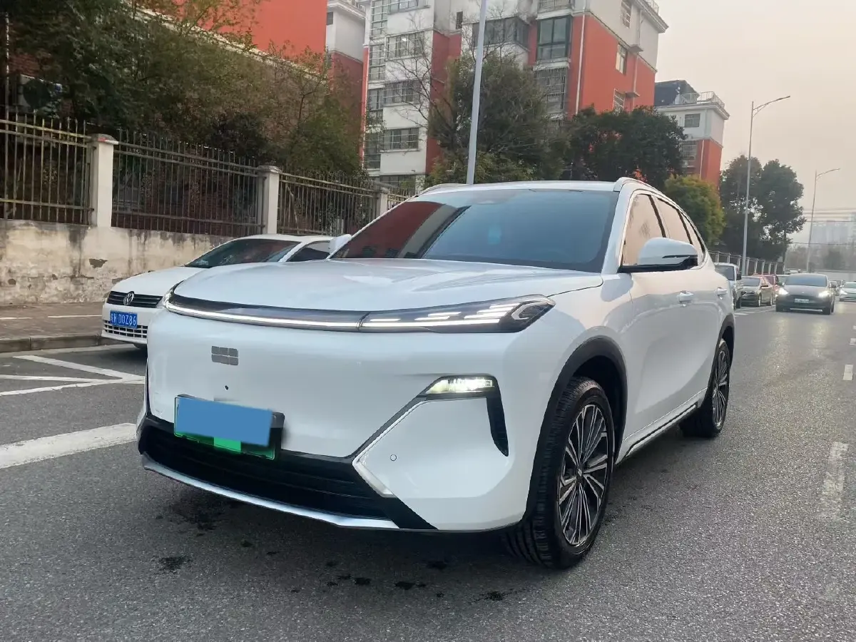 2025 BYD Sea Lion 05 DM-i 1.5L 101HP L4 E-CVT PHEV 18.3KWH