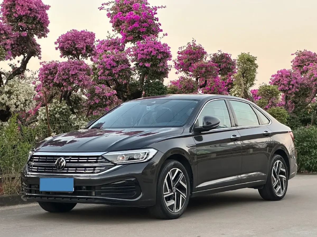 2023 Volkswagen Sagitar 1.5T 160HP L4 7DCT