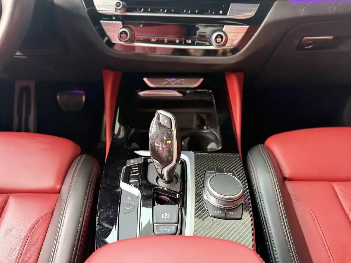 2020 BMW X4 2.0T 184HP L4 8AT,autocango,china used car exporter,china ev exporter,chinese used car exporter,chinese used ev exporter