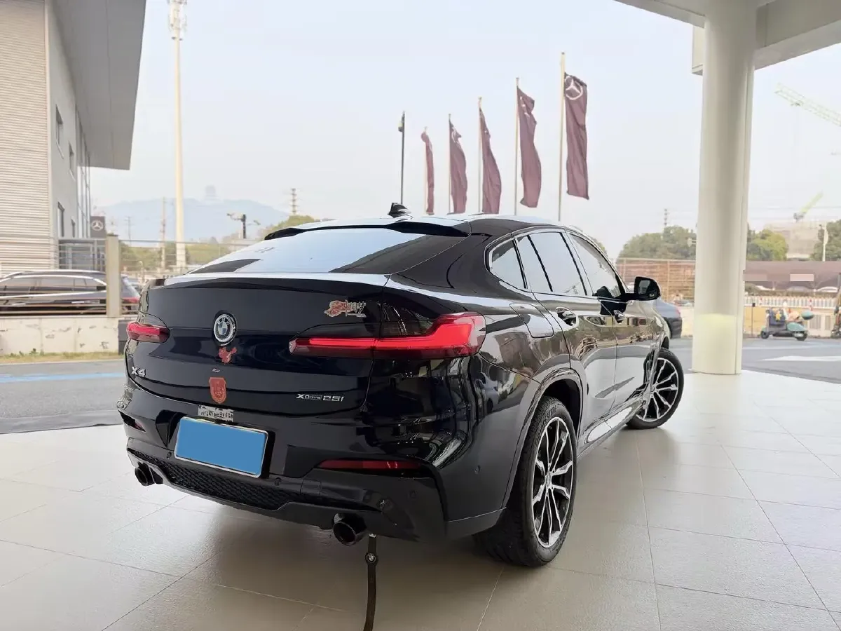 2020 BMW X4 2.0T 184HP L4 8AT,autocango,china used car exporter,china ev exporter,chinese used car exporter,chinese used ev exporter