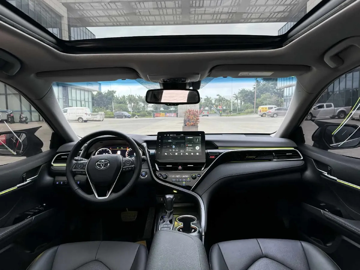 2021 Toyota Camry 2.5L 209HP L4 8AT,autocango,china used car exporter,china ev exporter,chinese used car exporter,chinese used ev exporter