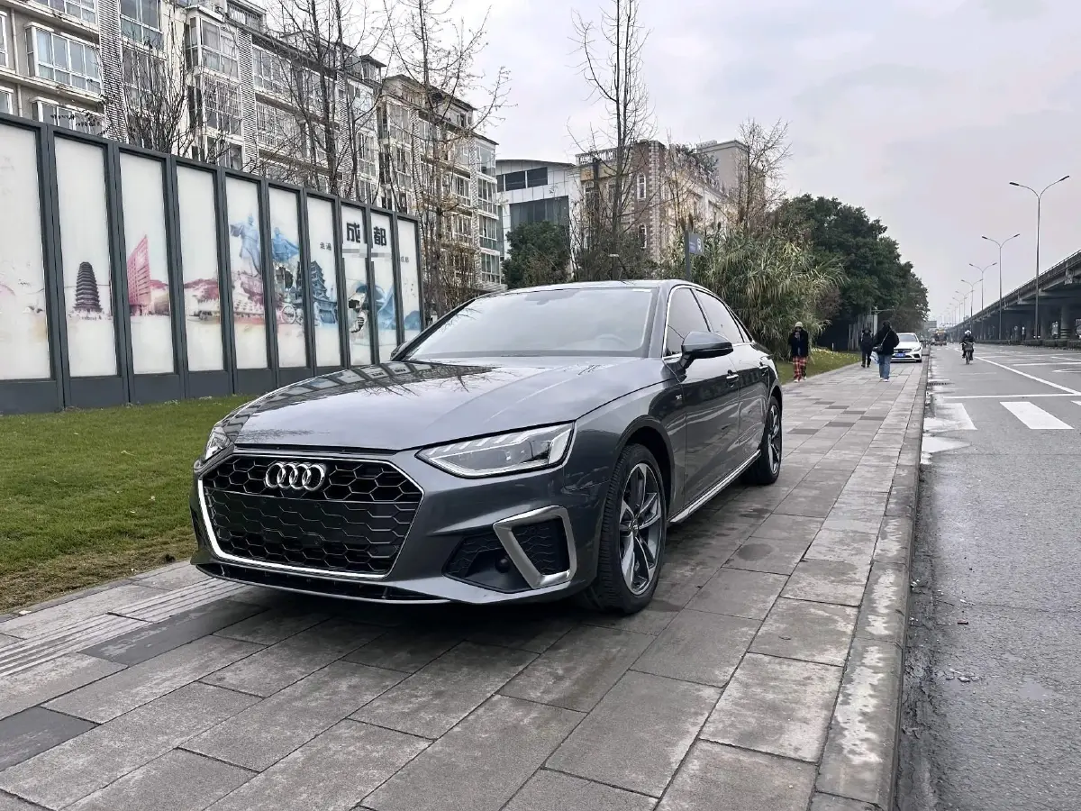 2022 Audi A4L 2.0T 190HP L4 7DCT